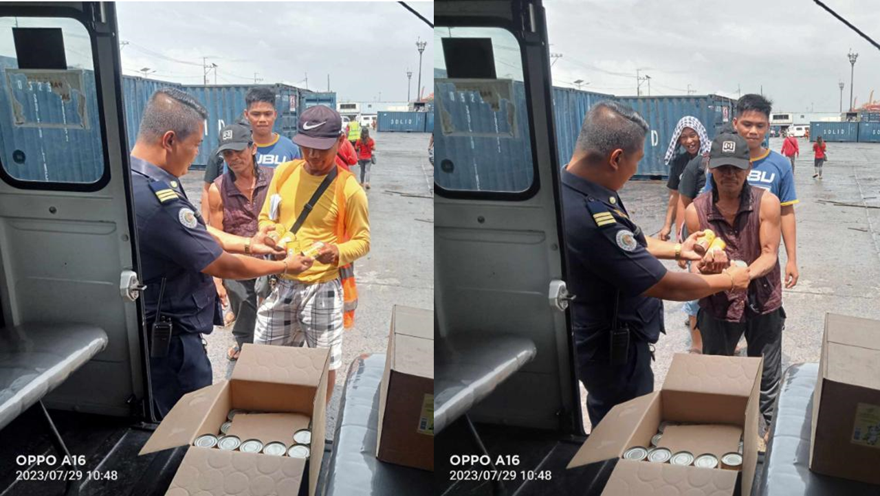 donated products to stranded passengers at Manila NOrth Harbor port last July 27 (1)